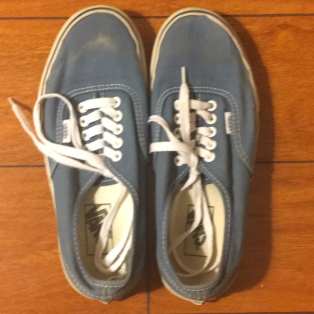 M (7.5) W (9) Blue “Old Skool” Vans